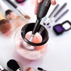 Makeup Brush Cleaner